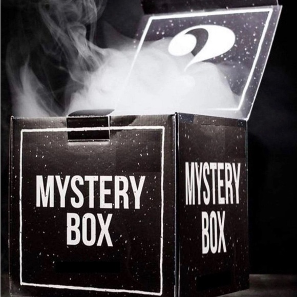 MEN'S 17 - 17 1/2 (34/35) XL Long Sleeve Button Down Shirts Mystery Box 9 Pieces - Picture 1 of 2